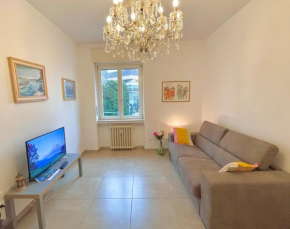 Apt Isola Milan easy to Airport Bus Trains Milano